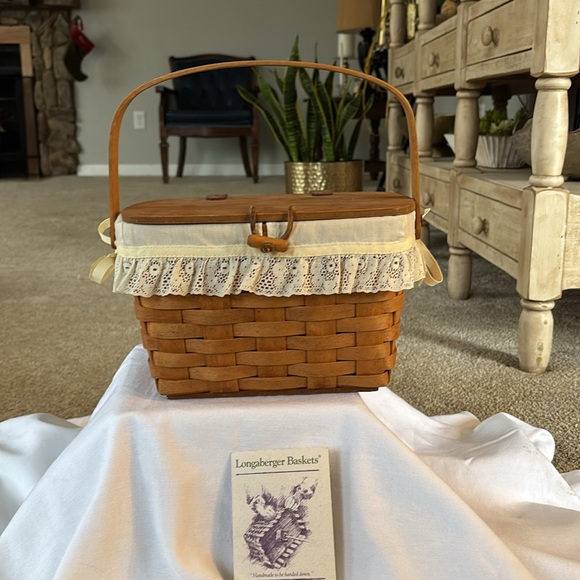 Longaberger Brown Basket with Cream Lace Accent - Picture 7 of 9